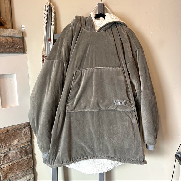 The Comfy Other - The Comfy sherpa lined hooded sweatshirt blanket
